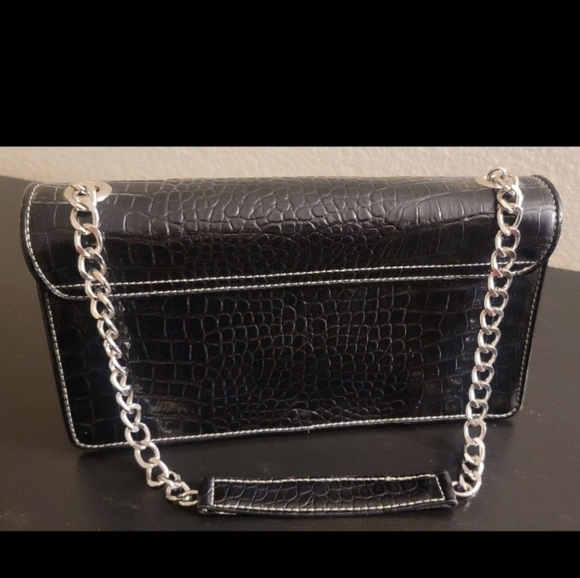 Black Handbag By Liz Claiborne - Picture 3 of 6